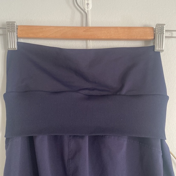 Lululemon pant dark blue size 2 cuffed 21” inseam - Picture 9 of 14